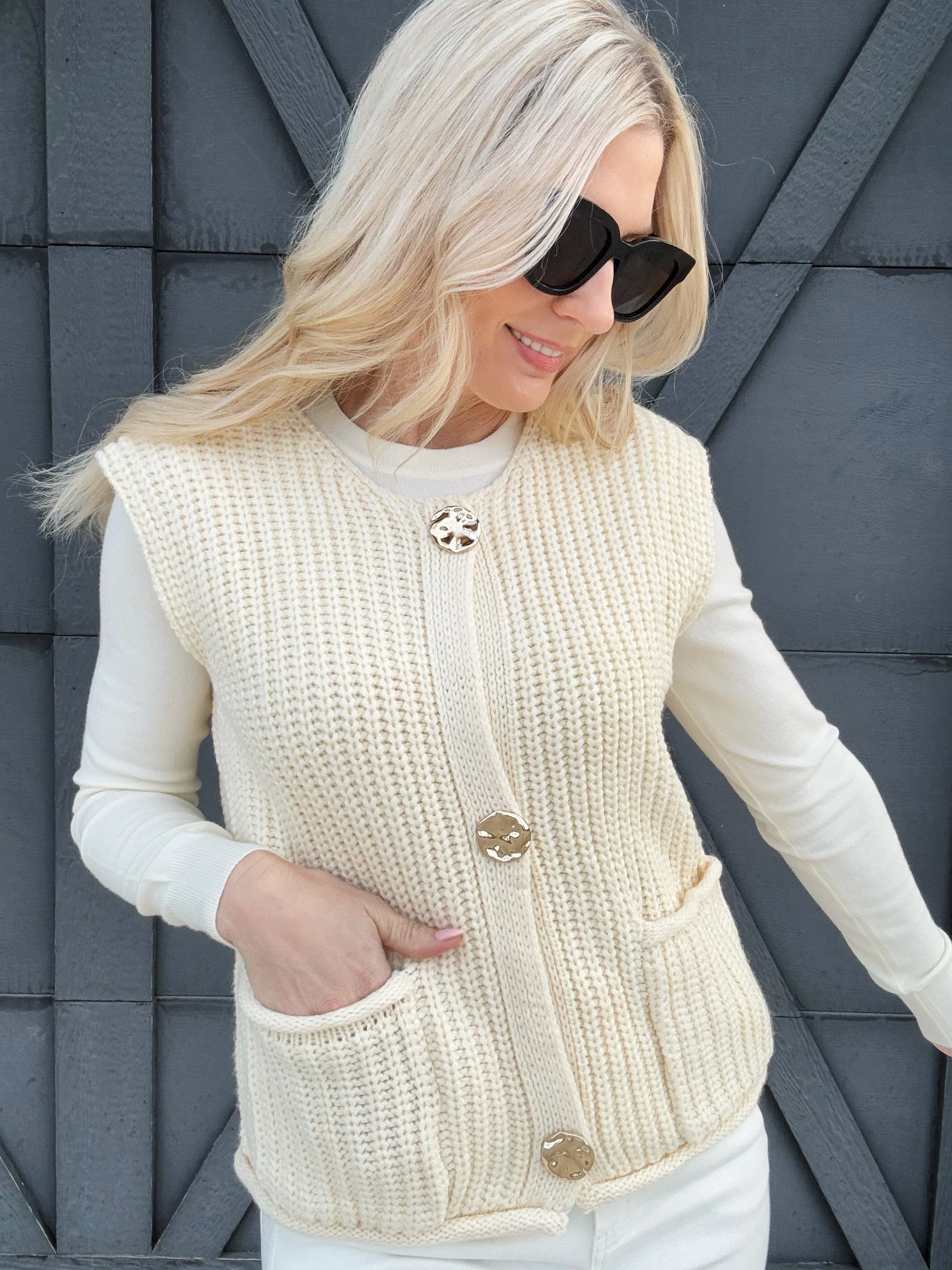 Chunky Knit Button Vest In Cream