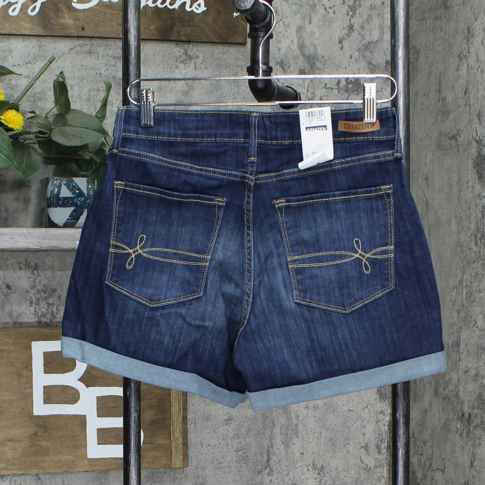 DENIZEN from Levi's Women's High-Rise Jean Shorts 559400018
