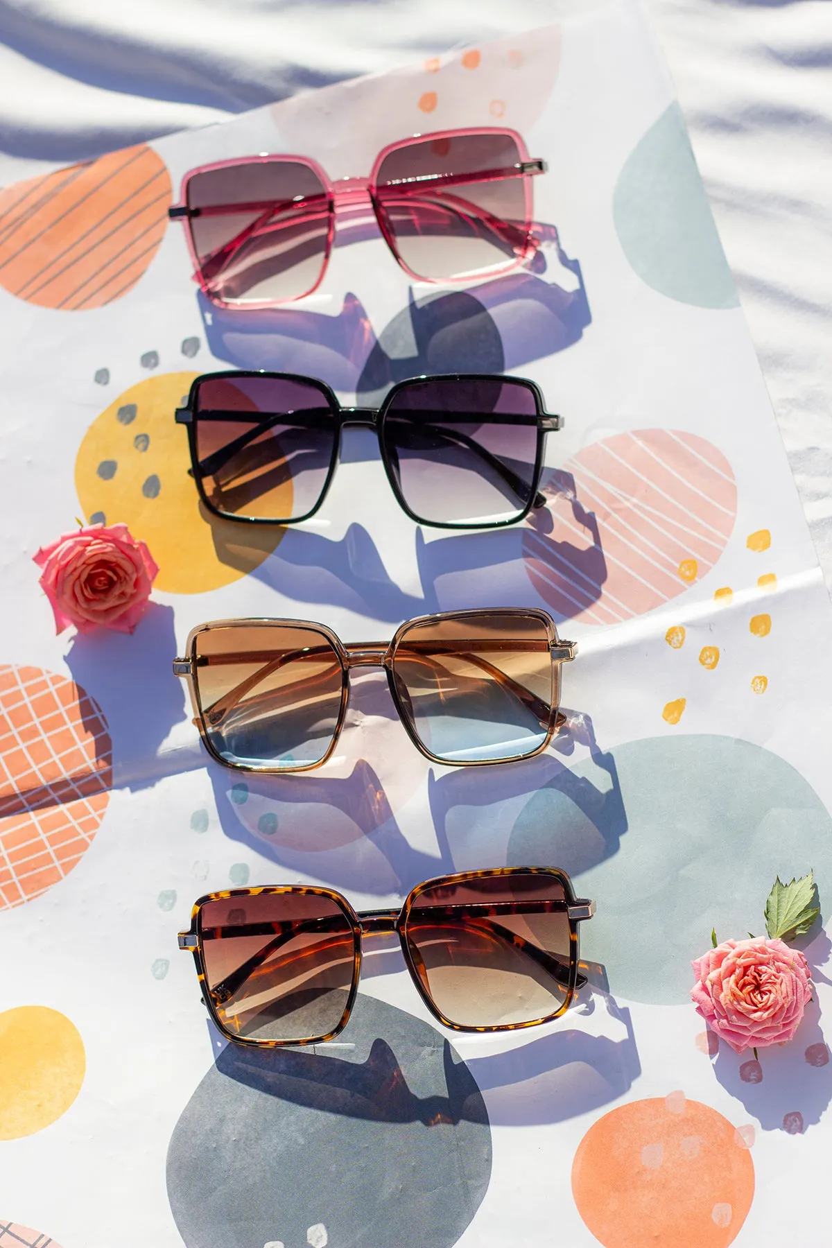 Elegant Square Side Metal Detail Sunglasses
