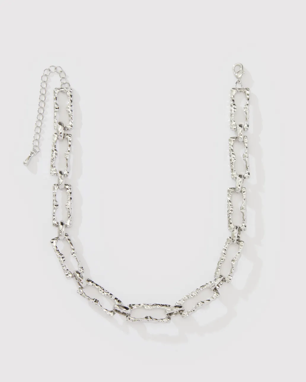 HAMMERED CHOKER