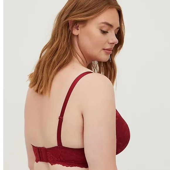 LAST ONE Torrid Size 40DDD Red Lace Push-Up Plunge V Strap Bra NWT