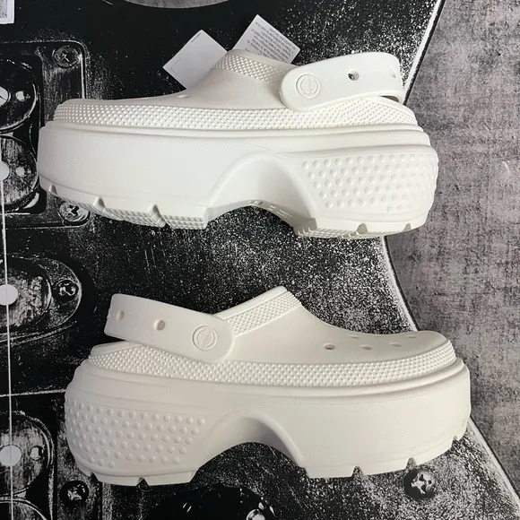 NWT CROCS