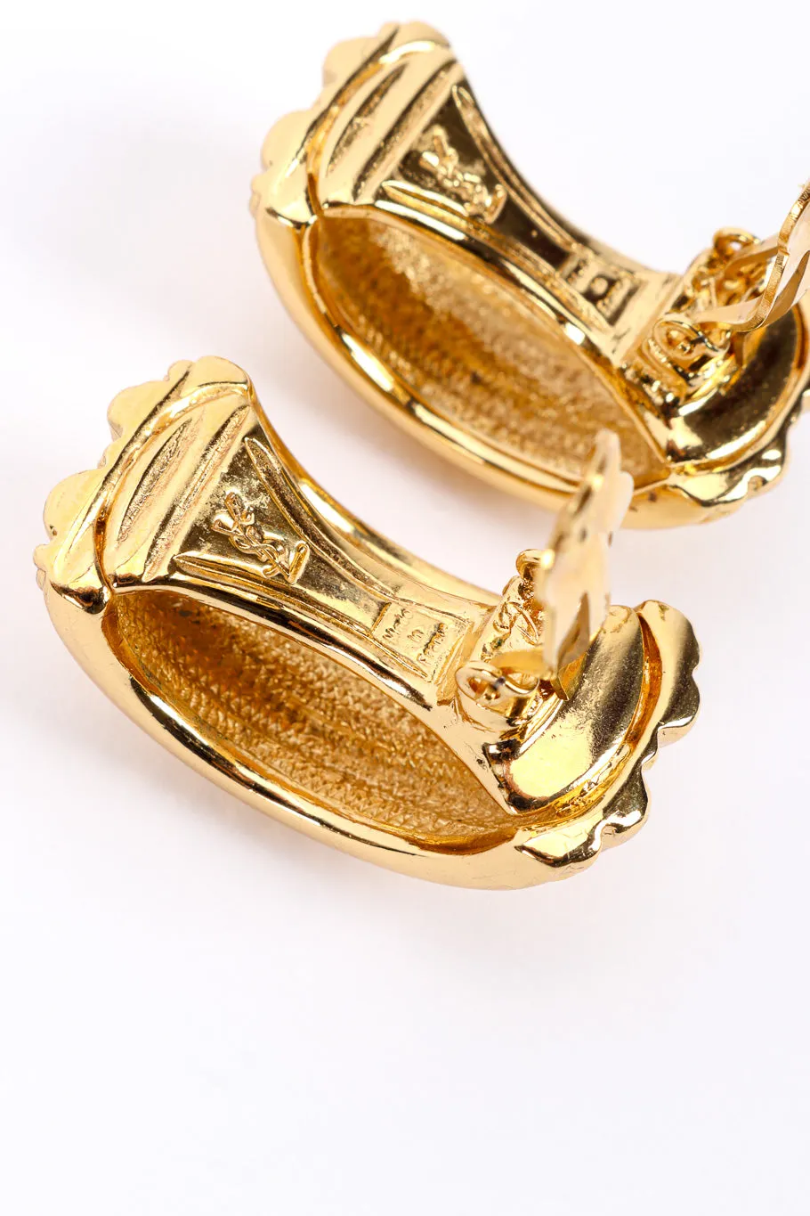 Ribbed Demi Hoop Earrings