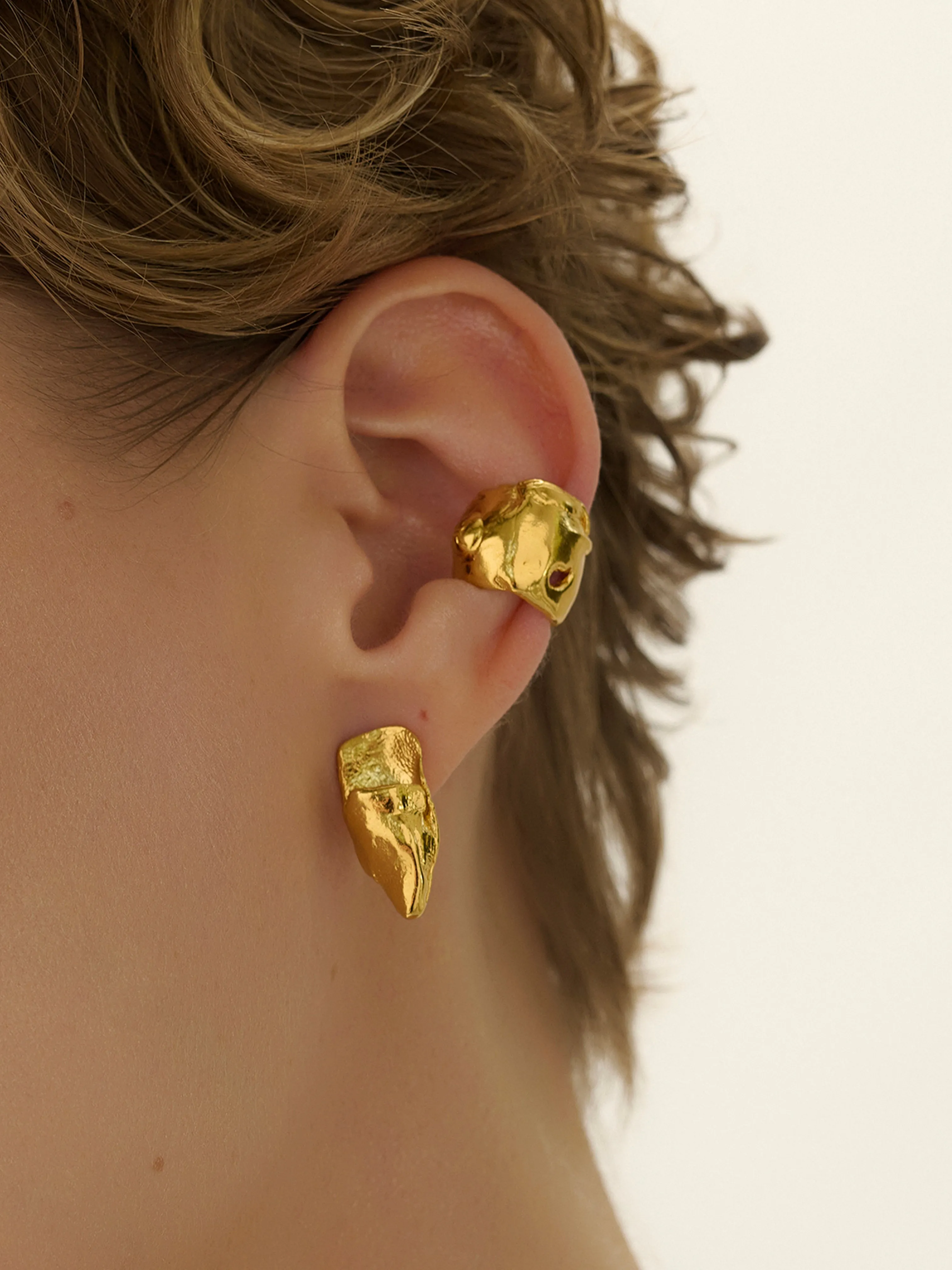 Talisman Chunky Ear Cuff Gold
